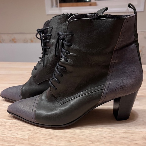 FIDGI Portugal Women's Lace-Up Boots - Picture 4 of 8